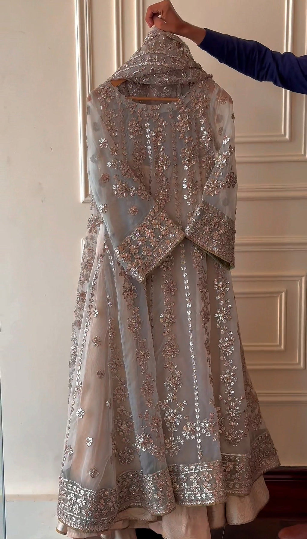 The Noor Pishwaz - Silver Gotta Work