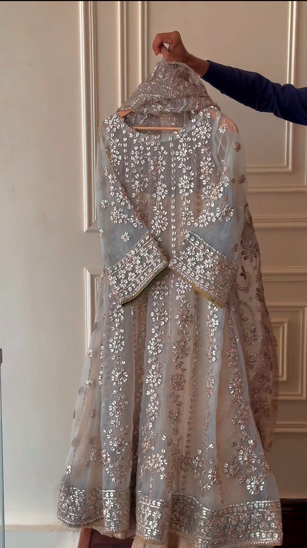 The Noor Pishwaz - Silver Gotta Work