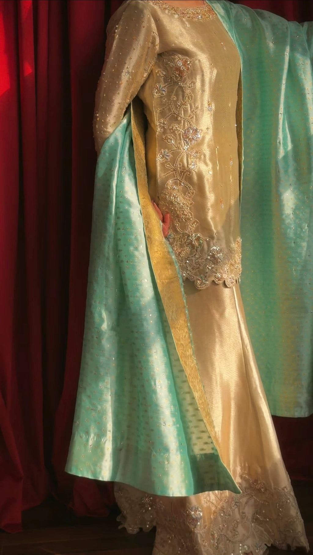 The Ammara Set