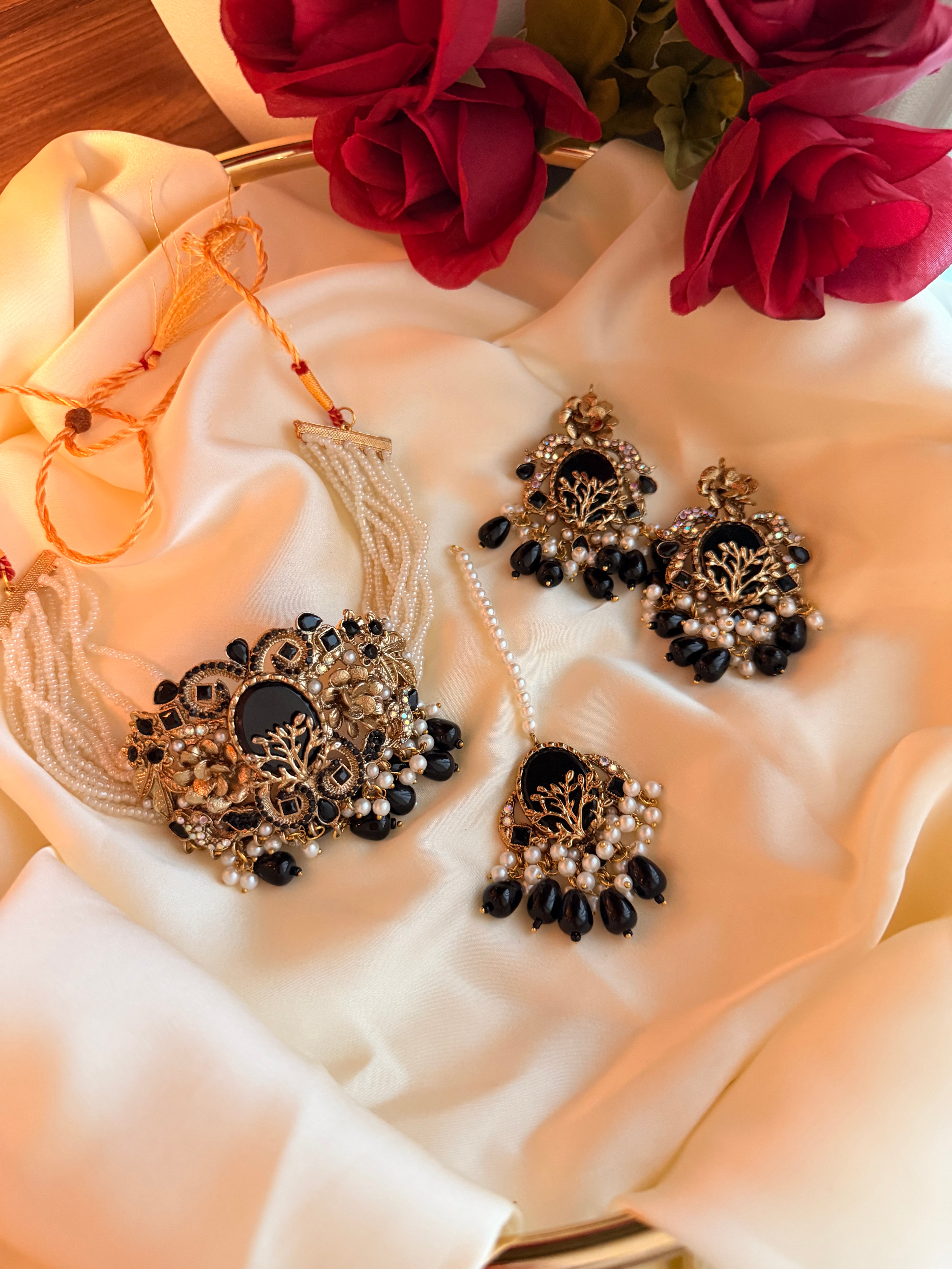The Onyx Empress Choker Set