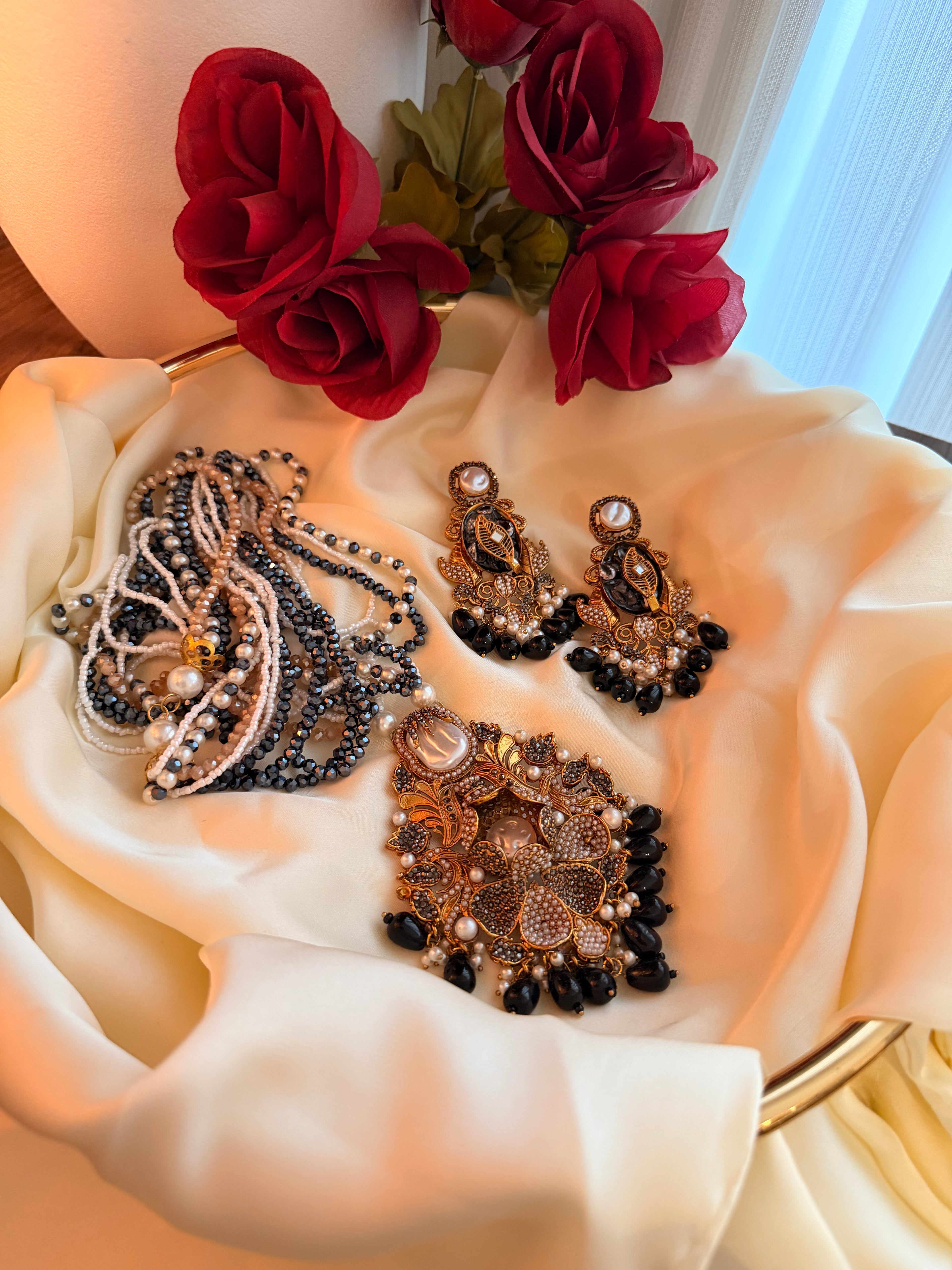 The Midnight Pearl Heritage Set